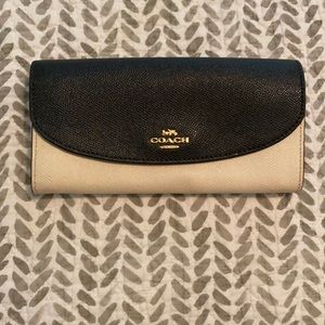 Classic Coach Wallet ~navy & cream~